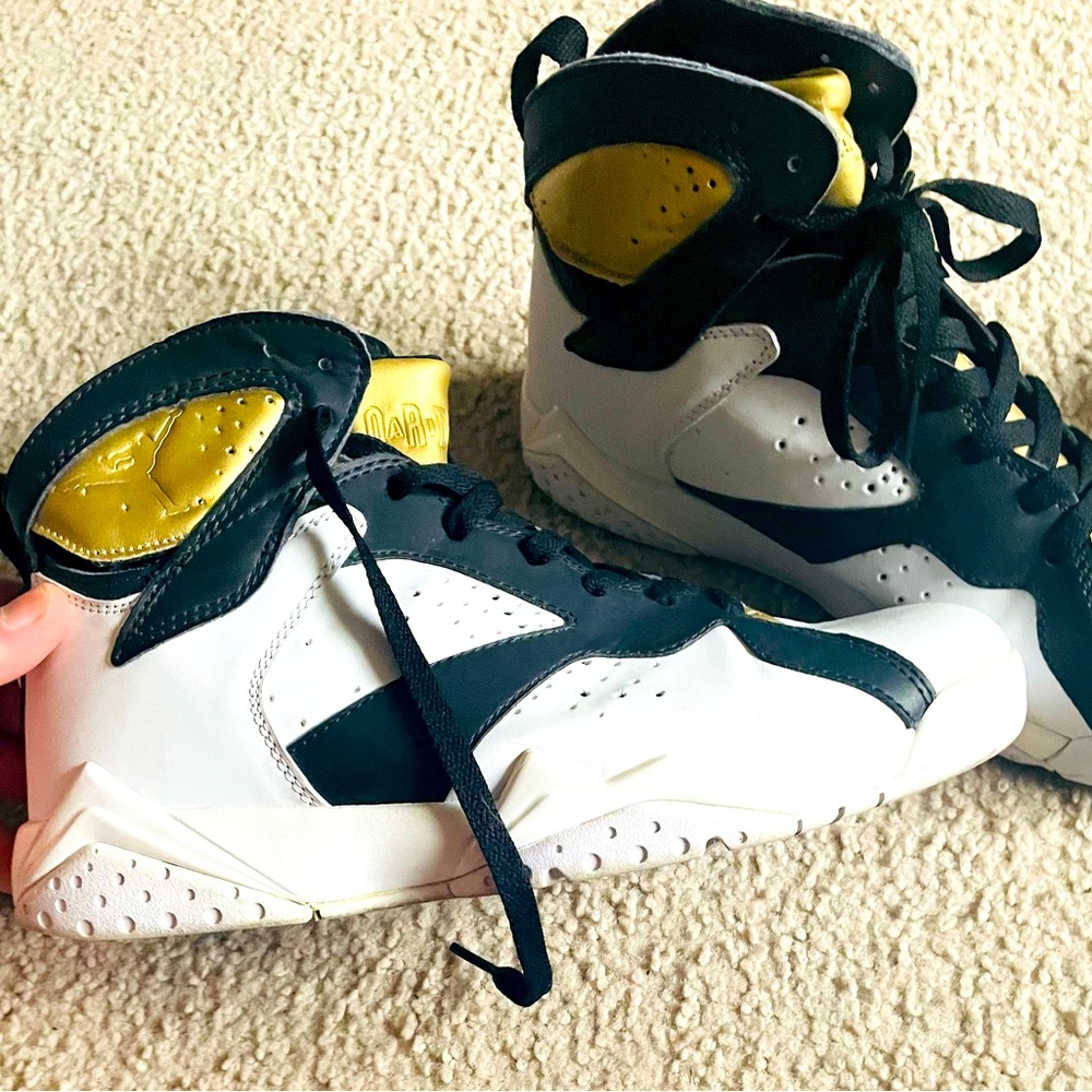 8.5 Nike air Jordan retros good condition